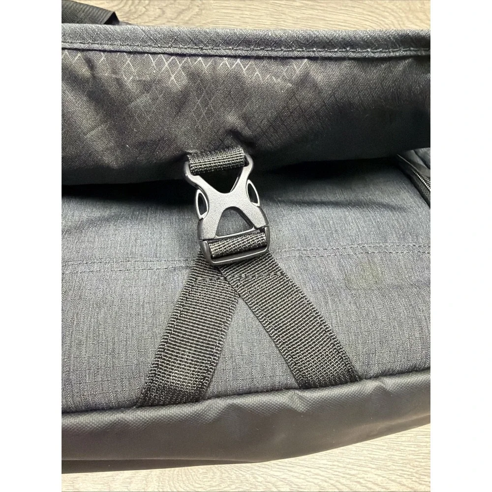 Samsonite modern utility